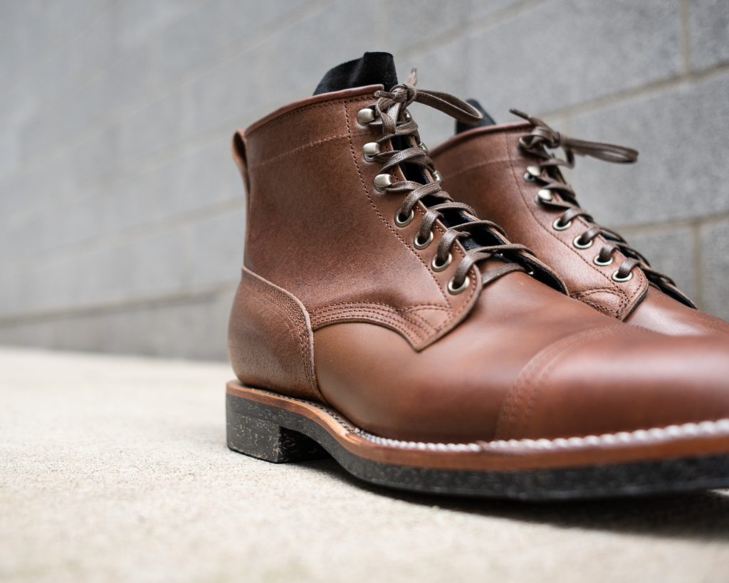 Viberg for Withered Fig Brown Waxed Flesh Horsebutt Bobcat Boot w/ Contrast Tongue