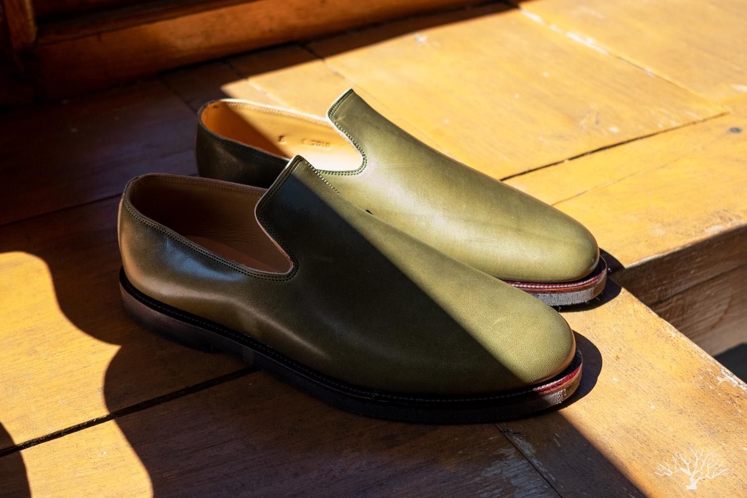 Viberg for Withered Fig Camel Shinki Olive horsehide Slipper