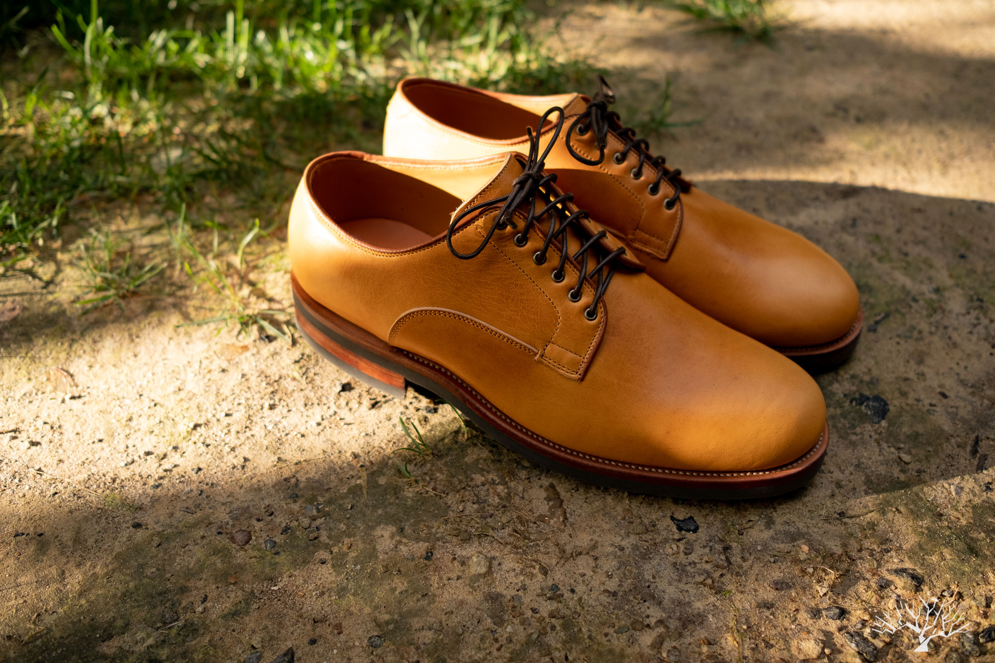 Viberg Derby Shoe Shinki Camel Latigo Horsehide on Lactae Hevea Sole