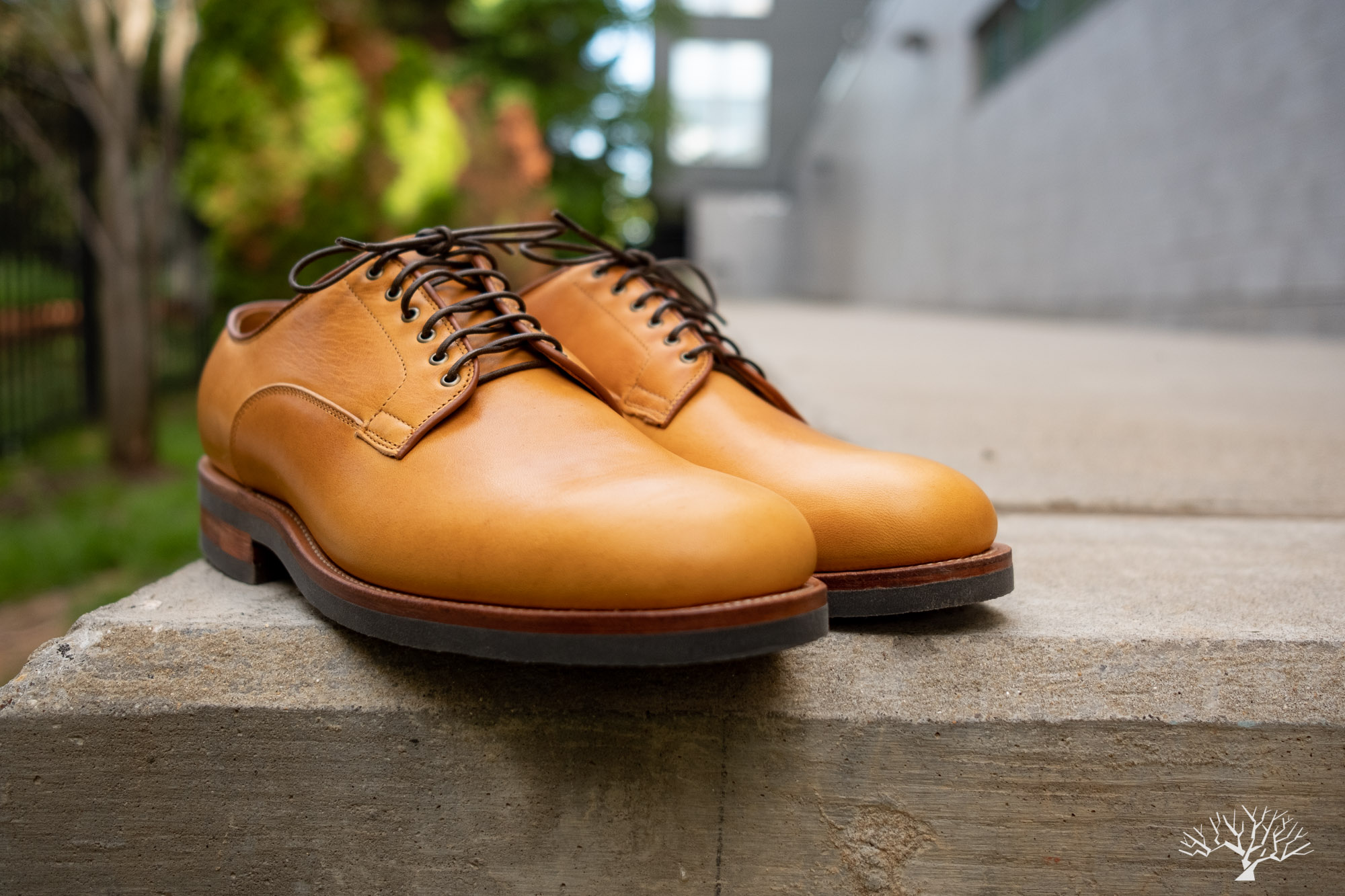 Viberg Derby Shoe Shinki Camel Latigo Horsehide on Lactae Hevea Sole