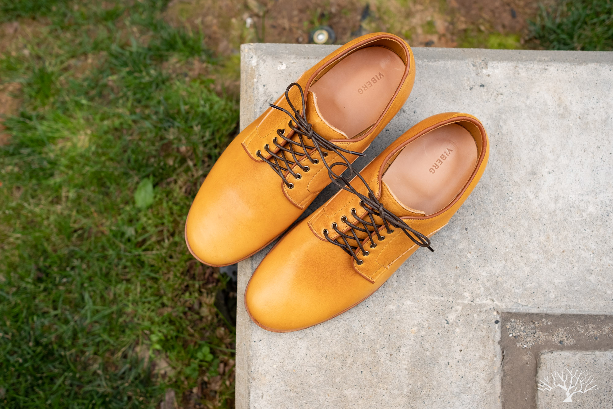 Viberg Derby Shoe Shinki Camel Latigo Horsehide on Lactae Hevea Sole